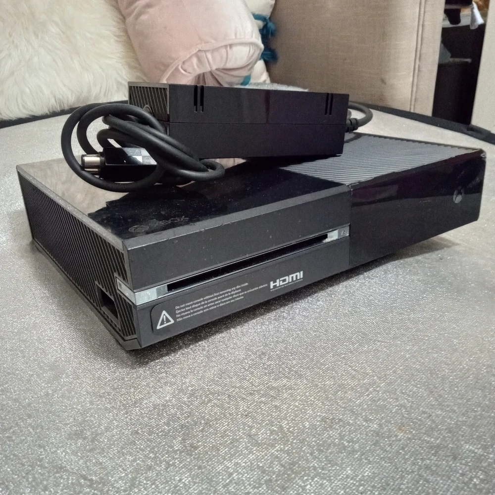 Microsoft XBOX One Console